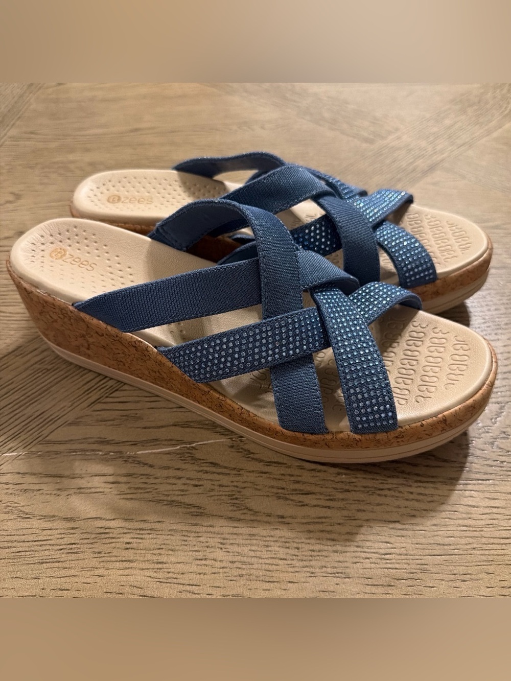 Bzees Reign Sparkle Cork Wedge Sandals Women's Size 11 Lightweight Stretch